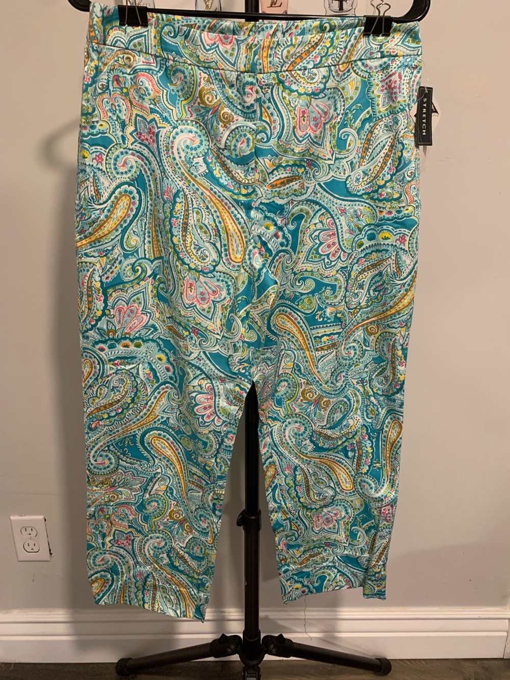 NWT Jones New York Teal Paisley Capri Pants